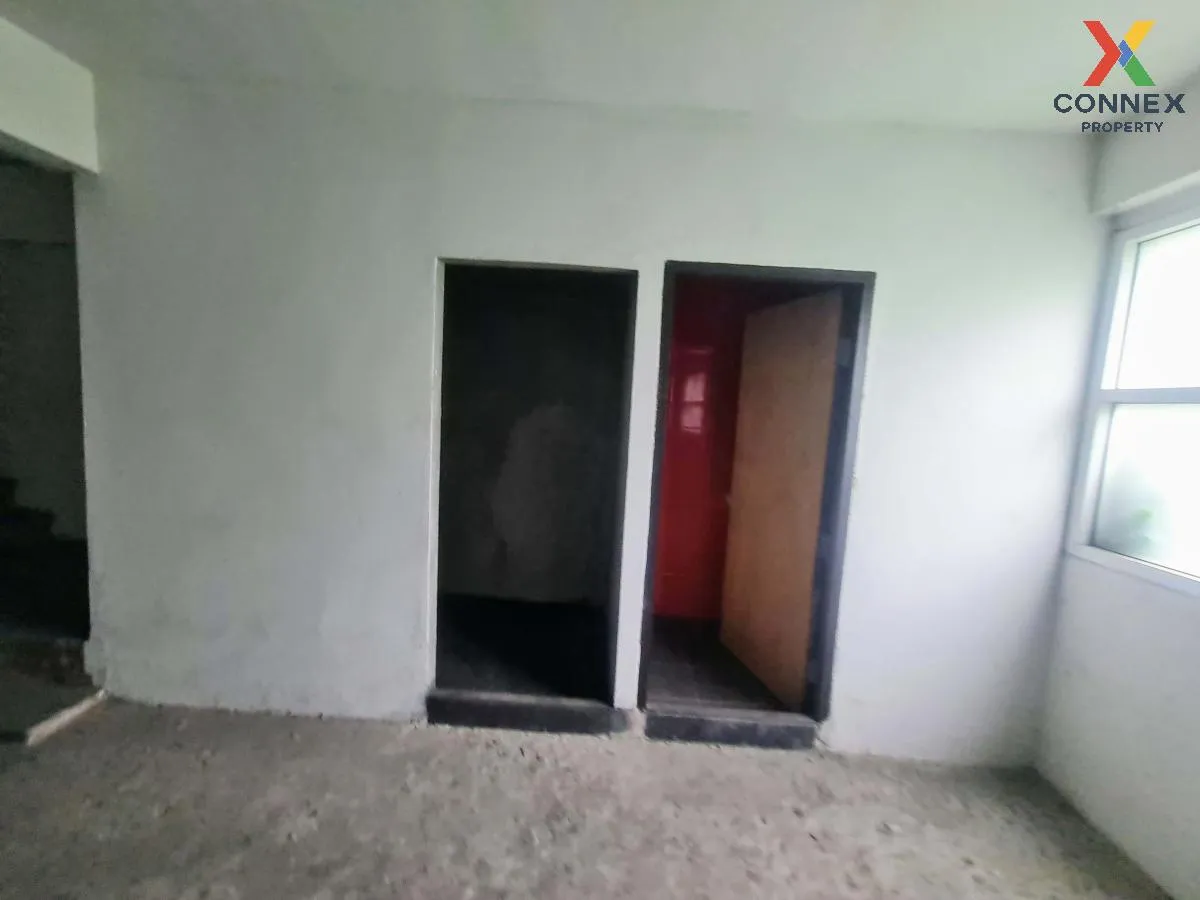 For Sale Commercial Buil Bangkapi Serithai 2 , Khlong Kum , Bang 