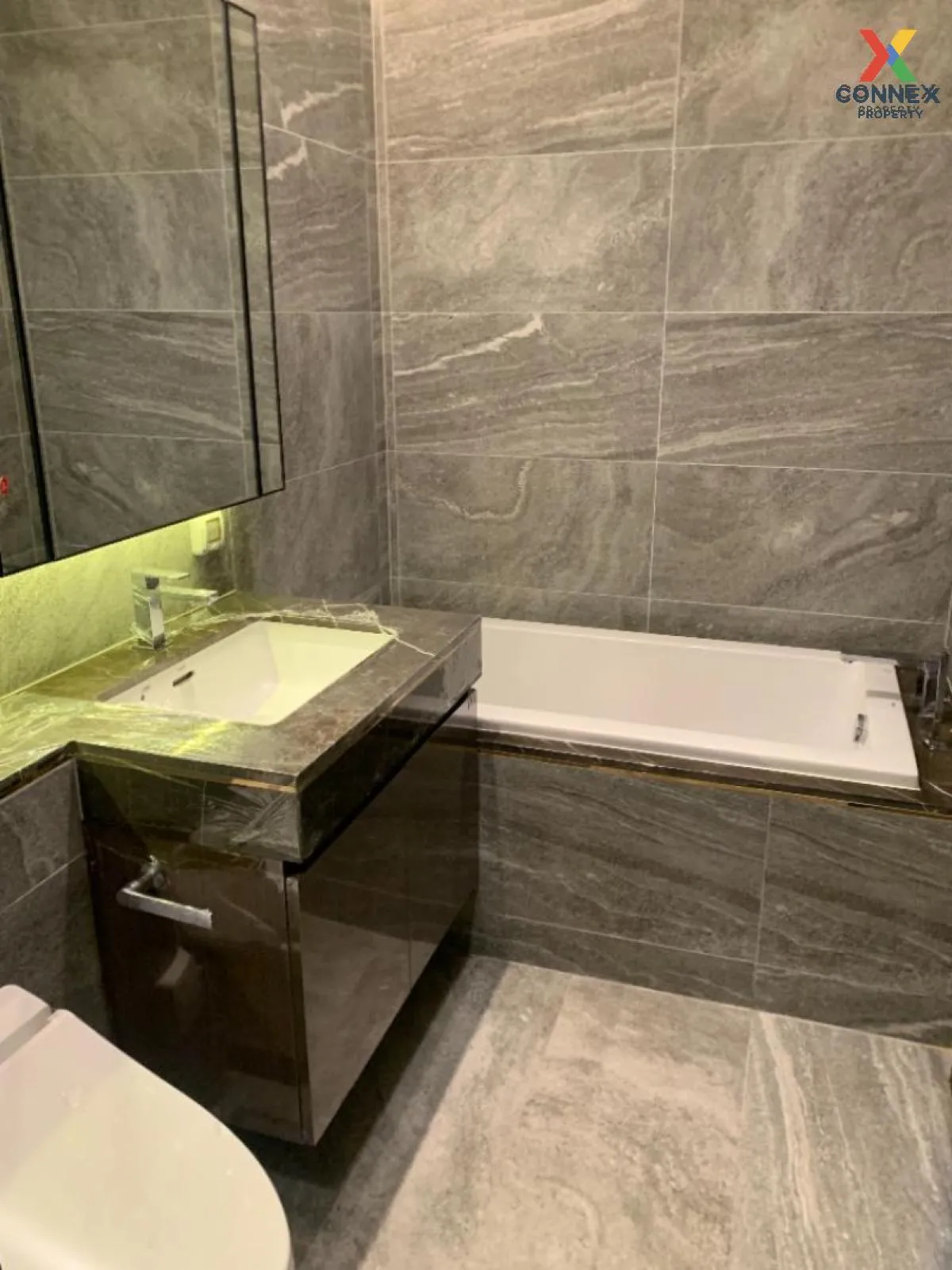 For Sale Condo , The Esse Sukhumvit 36 , nice view , high floor ,