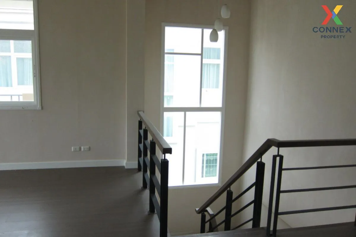 For Sale House , Baan Sirinrat Hathairat 37 , Sam Wa Tawan Tok , 