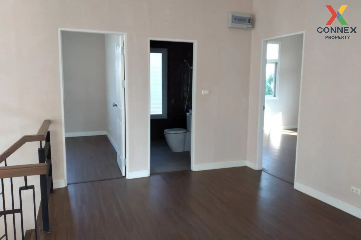 For Sale House , Baan Sirinrat Hathairat 37 , Sam Wa Tawan Tok , 