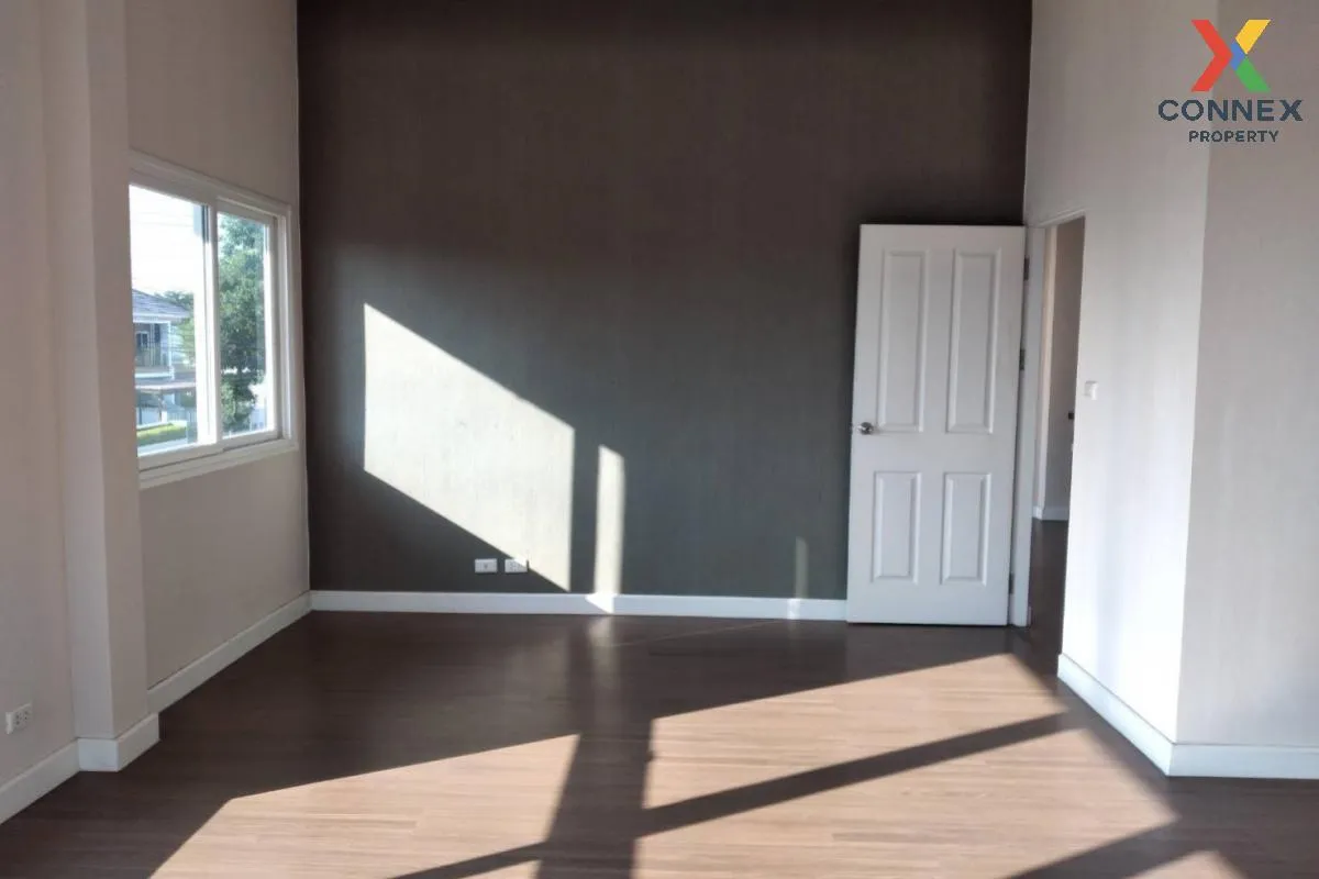 For Sale House , Baan Sirinrat Hathairat 37 , Sam Wa Tawan Tok , 