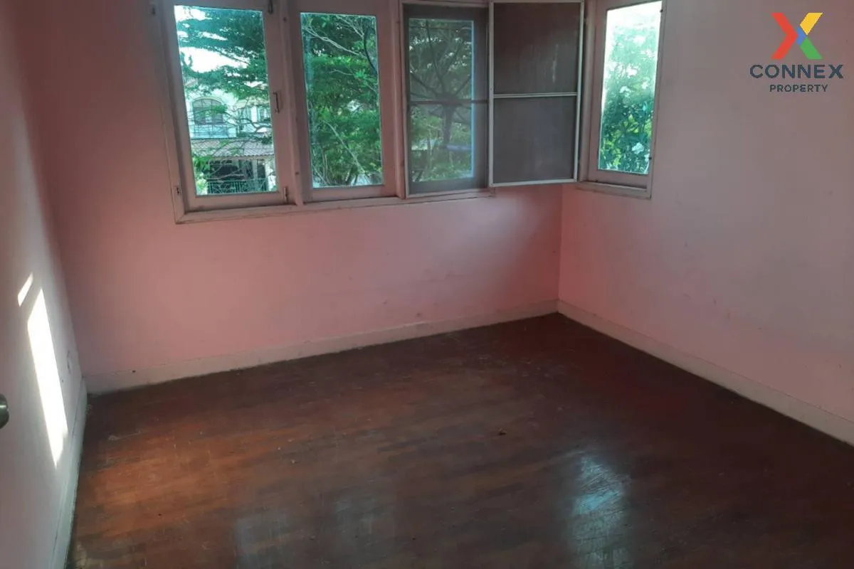 For Sale House , Passorn 13 Suwinthawong , Lam Phak Chi , Nong Ch