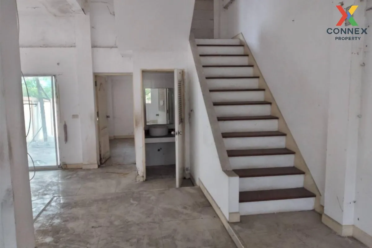 For Sale 3-storey townhouse, Soi Srinakarin 10. , Suan Luang , Su 2