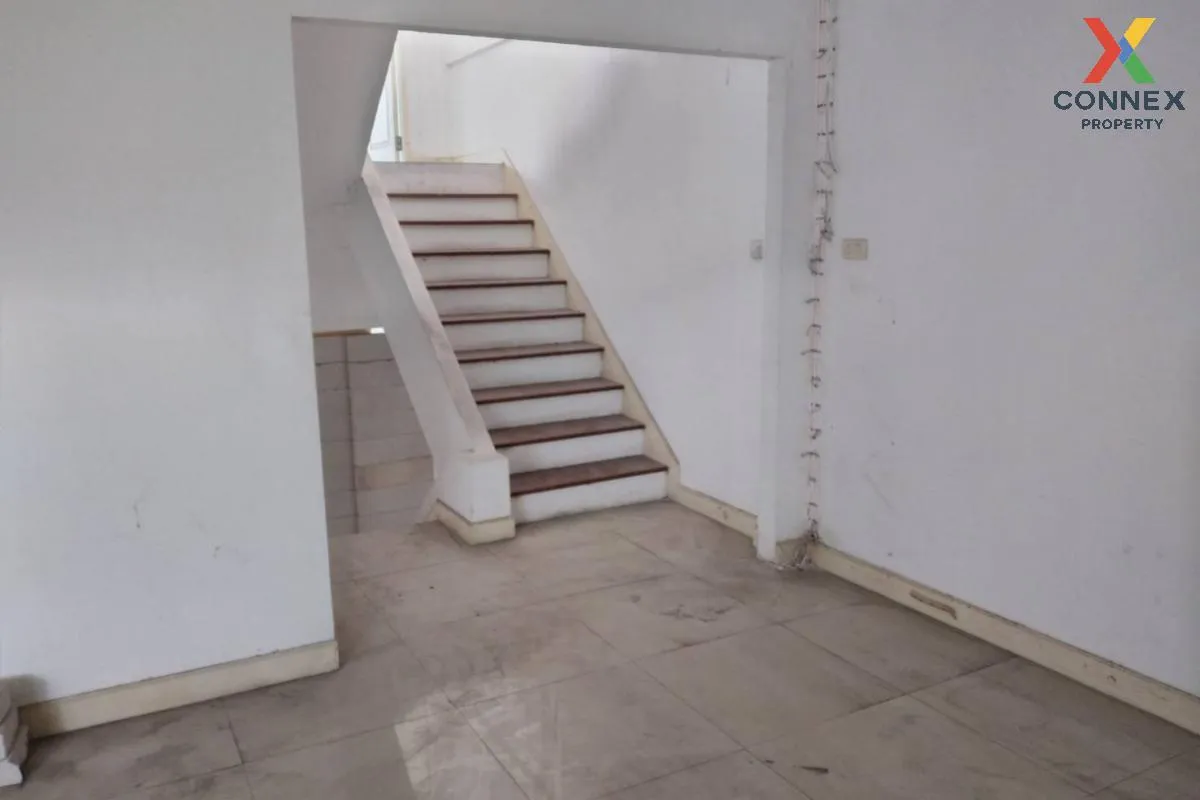 For Sale 3-storey townhouse, Soi Srinakarin 10. , Suan Luang , Su