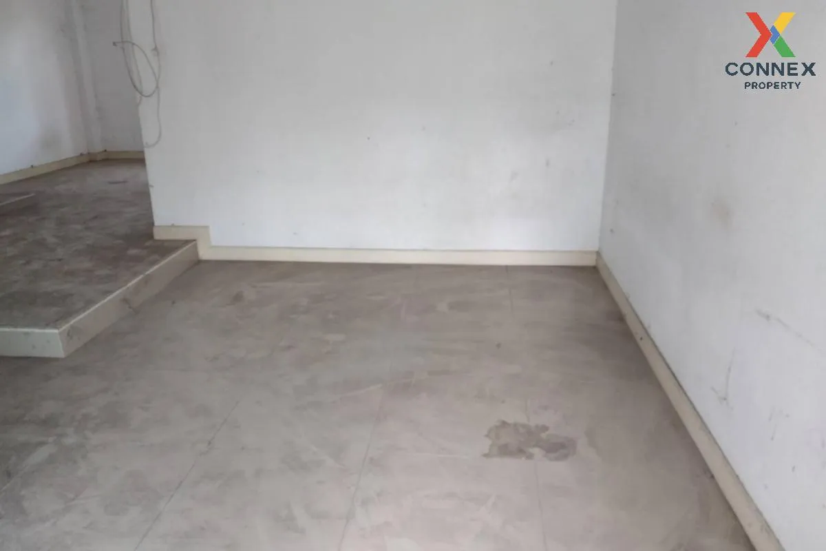 For Sale 3-storey townhouse, Soi Srinakarin 10. , Suan Luang , Su