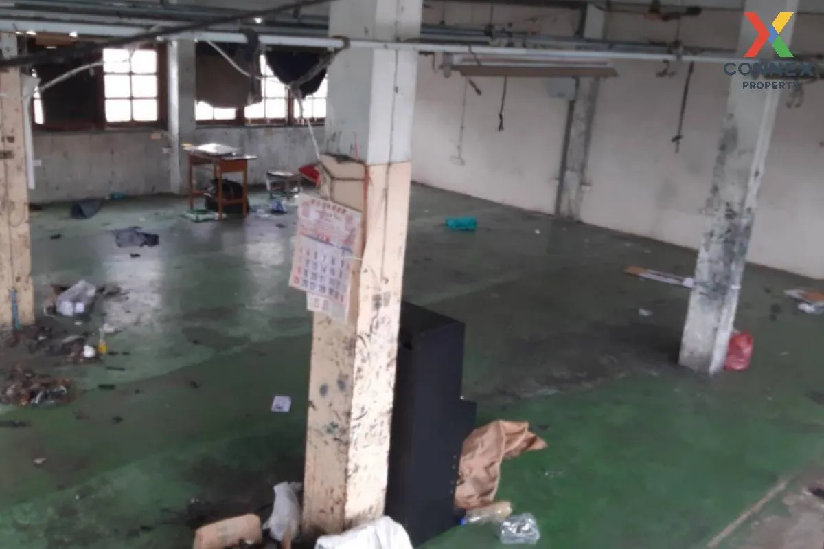 For Sale Commercial building 3.5 floors (2 units) Soi Ekachai 24 