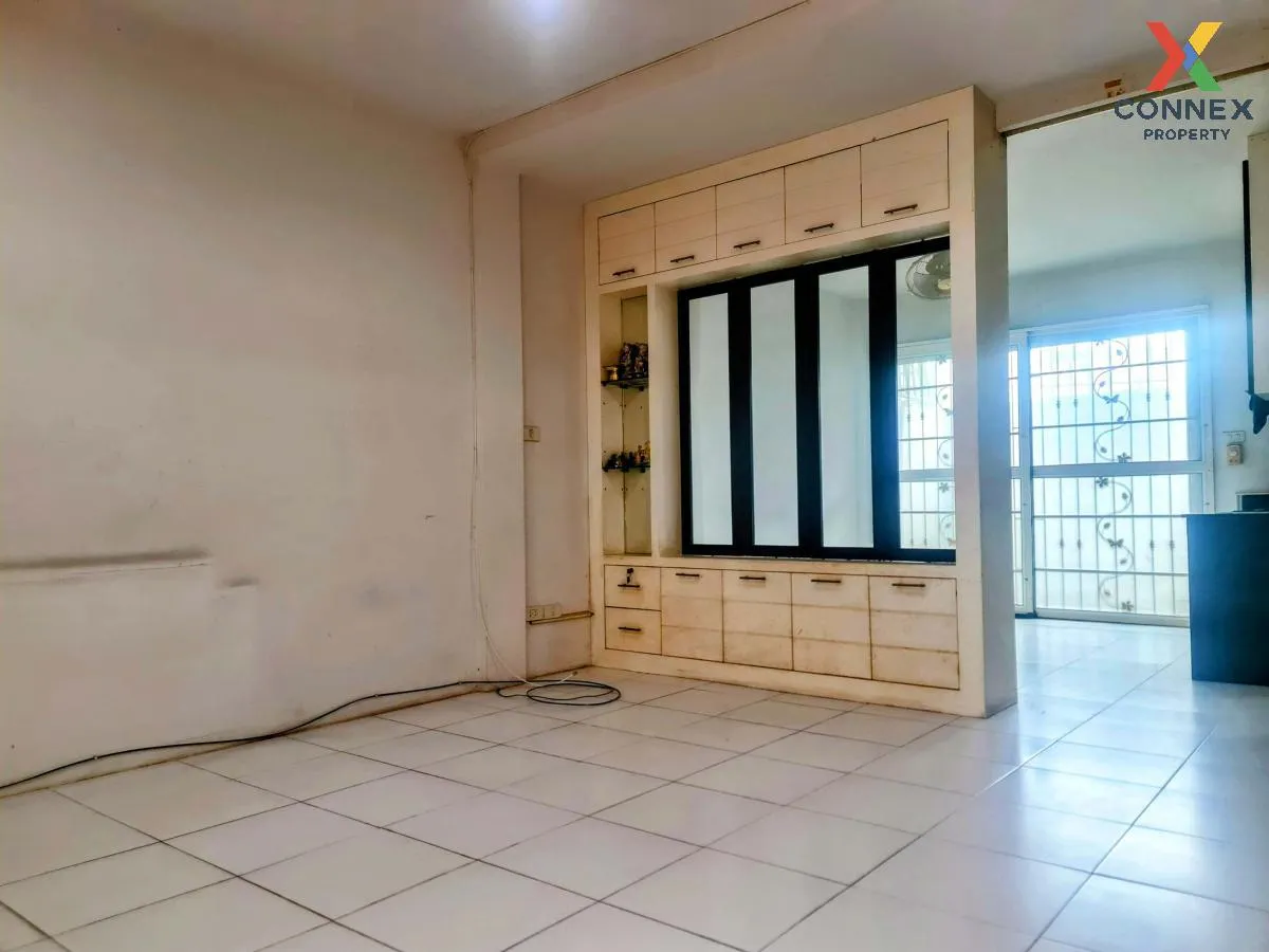 For Sale Townhouse,Sridan 22 Srinakarin , Bang Kaeo , Bang Phli , 4