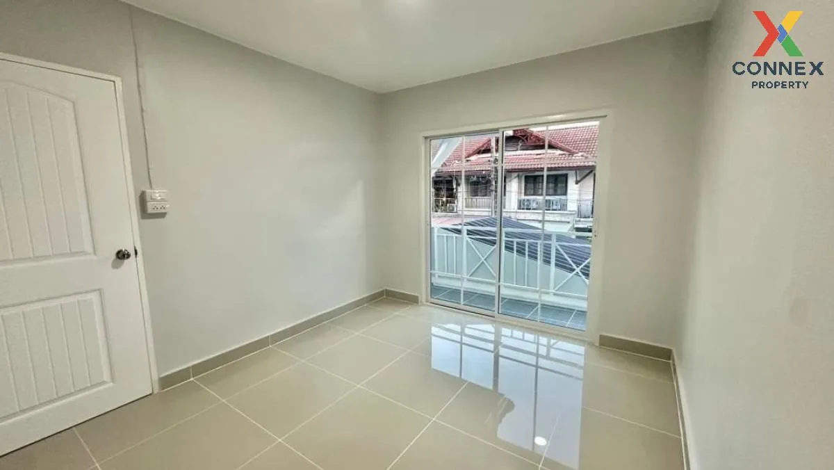 For Sale Townhouse/Townhome  , Baan Pruksa 3 Soi Watlatpladuk , B