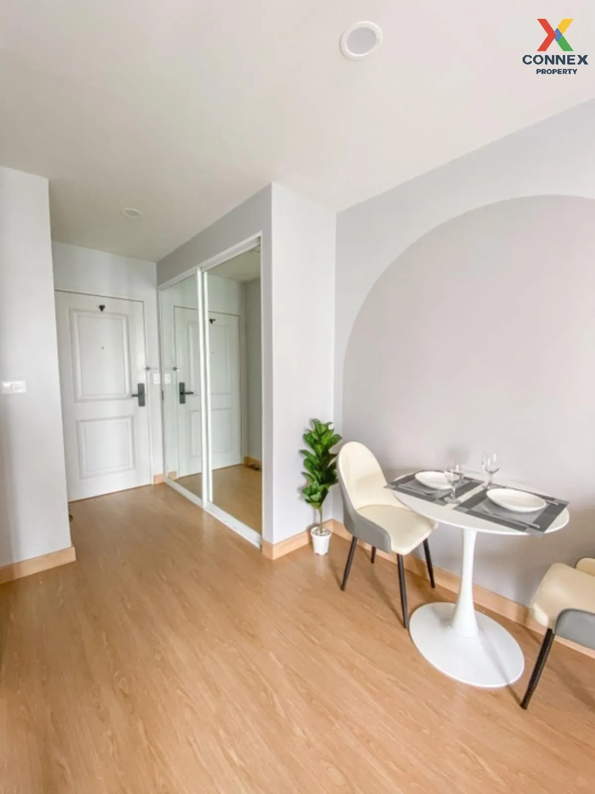 ขายคอนโด  ไอ-เฮ้าส์ ลากูน่า การ์เด้น รีโนเวทใหม่ MRT-เพชรบุรี บาง 1