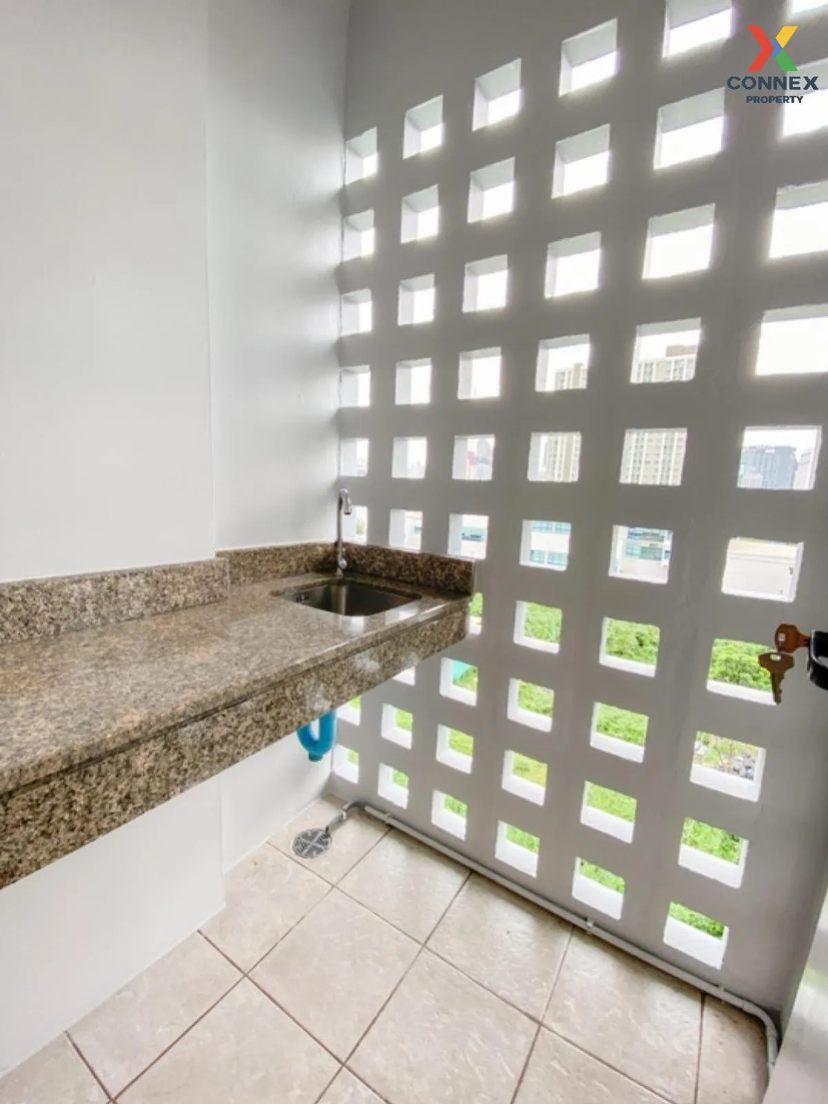 ขายคอนโด  ไอ-เฮ้าส์ ลากูน่า การ์เด้น รีโนเวทใหม่ MRT-เพชรบุรี บาง