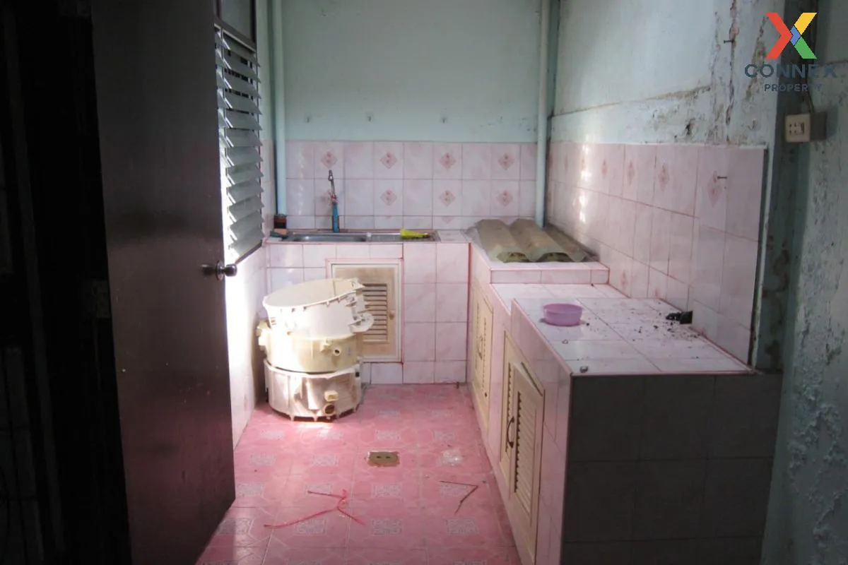 For Sale House , Baan Prueksa 2 Khlong 8 , Lam Phak Kut , Thanyab