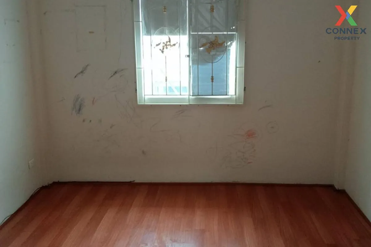 For Sale Townhouse/Townhome  , Lio Phaholyothin - Watcharaphon , 