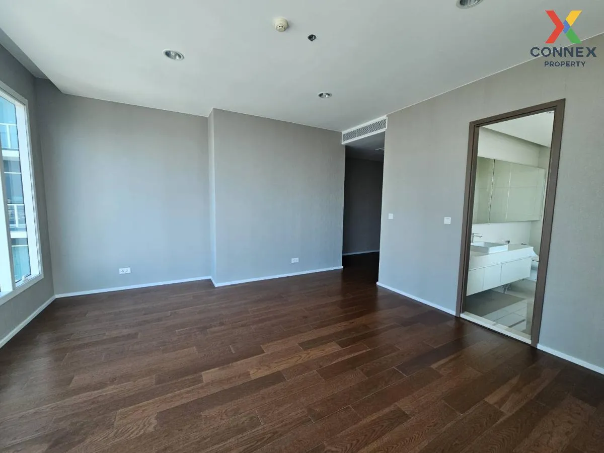 For Sale Condo , Menam Residences , nice view , river view , wide For Sale Condo , Menam Residences , nice view , river view , wide 2