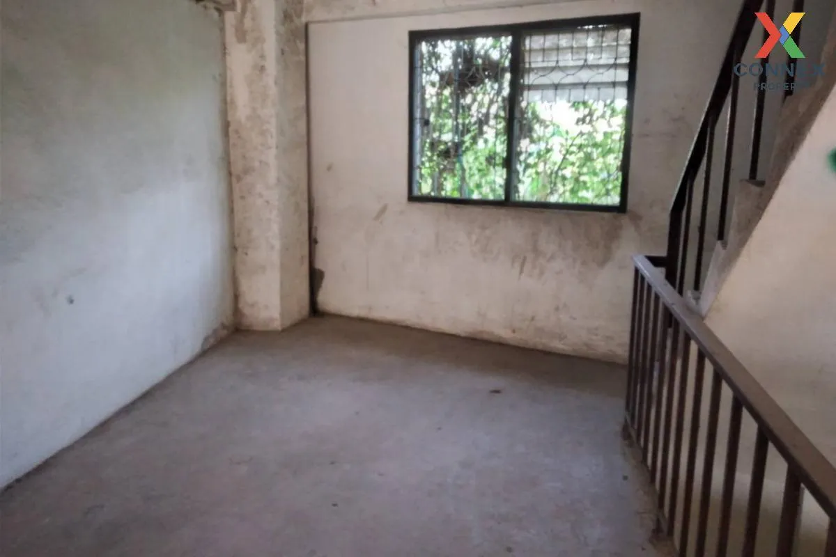 For Sale 4-storey commercial building on Bang Kruai - Sai Noi Roa