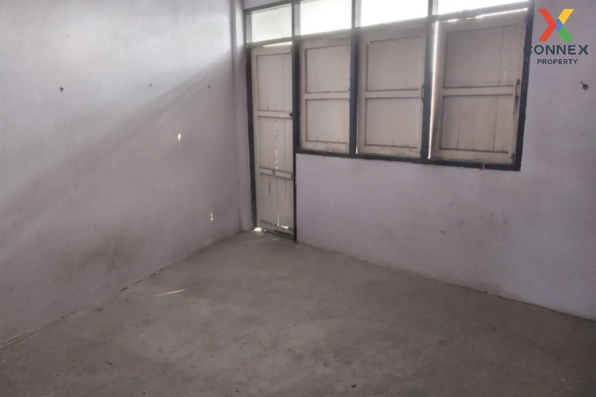 For Sale 4-storey commercial building on Bang Kruai - Sai Noi Roa