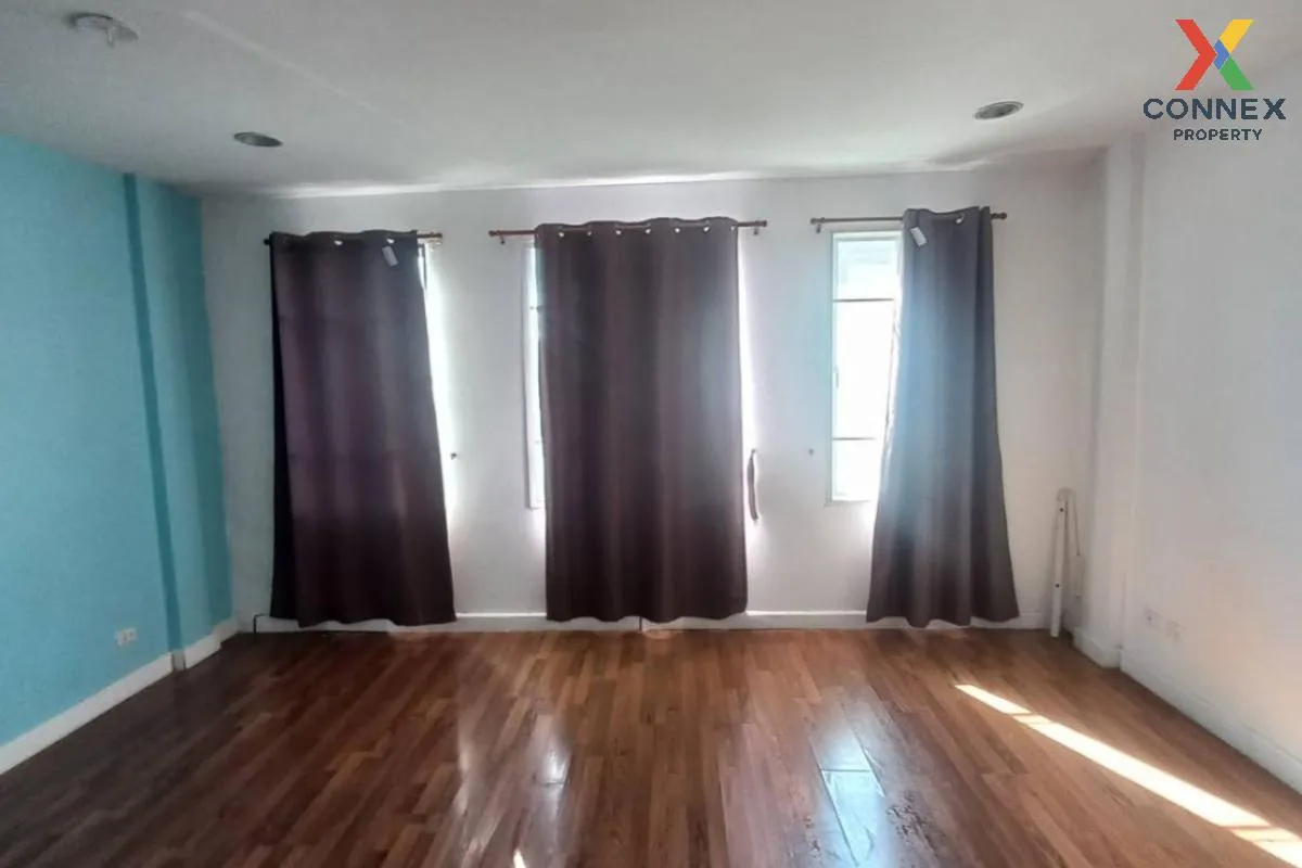 For Sale Townhouse/Townhome  , Plus City Park Ekkamai - Ramintra 