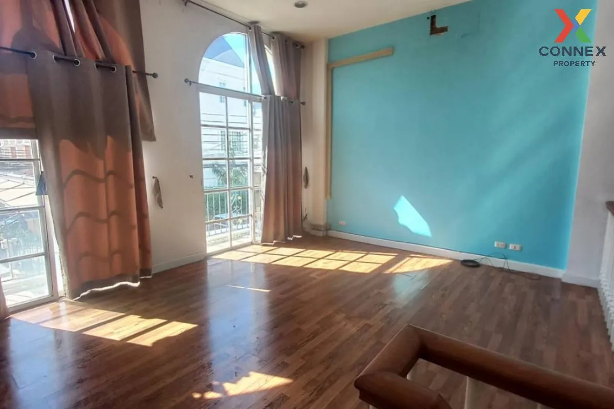 For Sale Townhouse/Townhome  , Plus City Park Ekkamai - Ramintra 