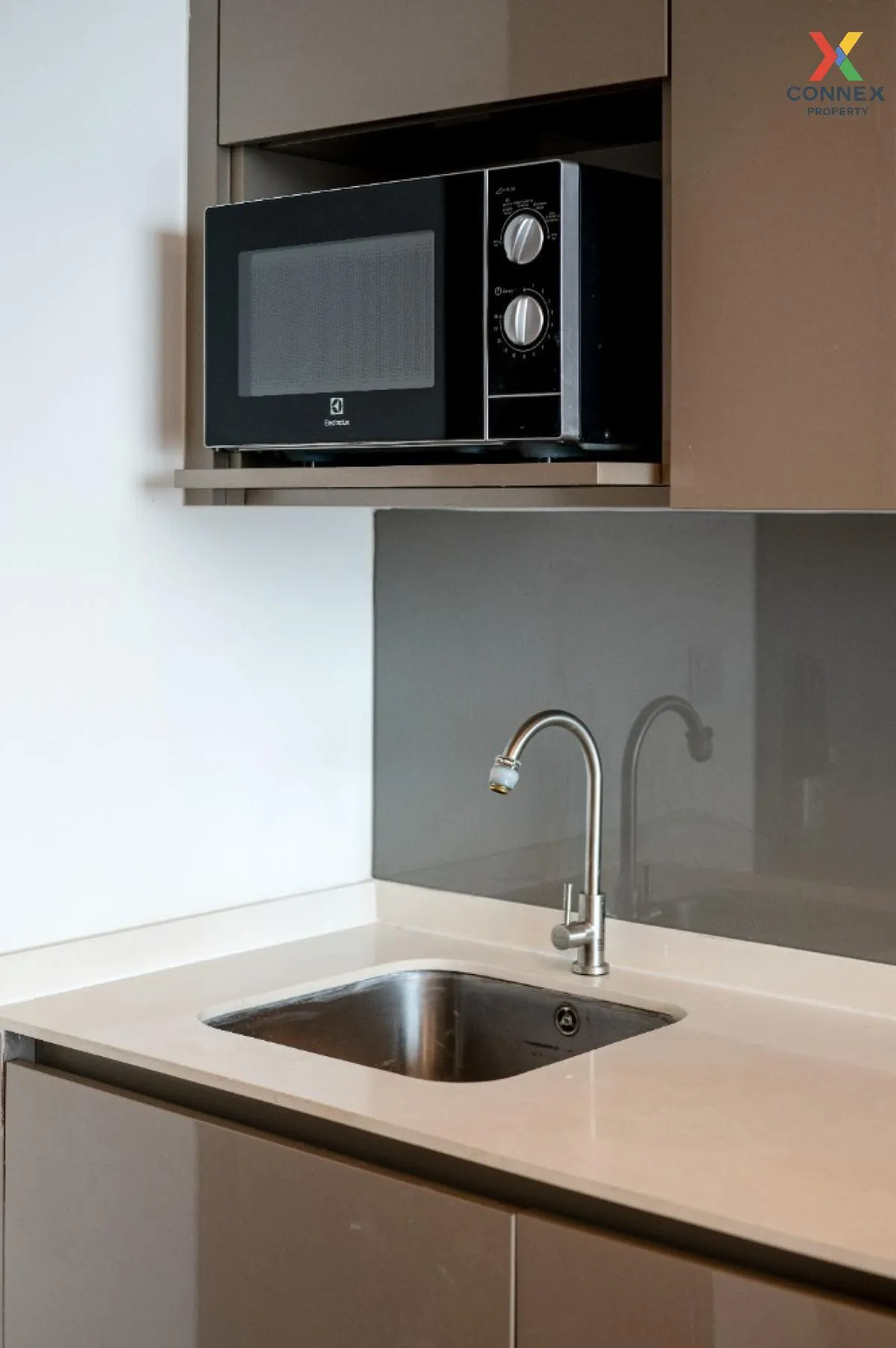 ขายคอนโด  วิสดอม เอสเซ้นส์ BTS-ปุณณวิถี พระโขนง เขต คลองเตย กรุงเ