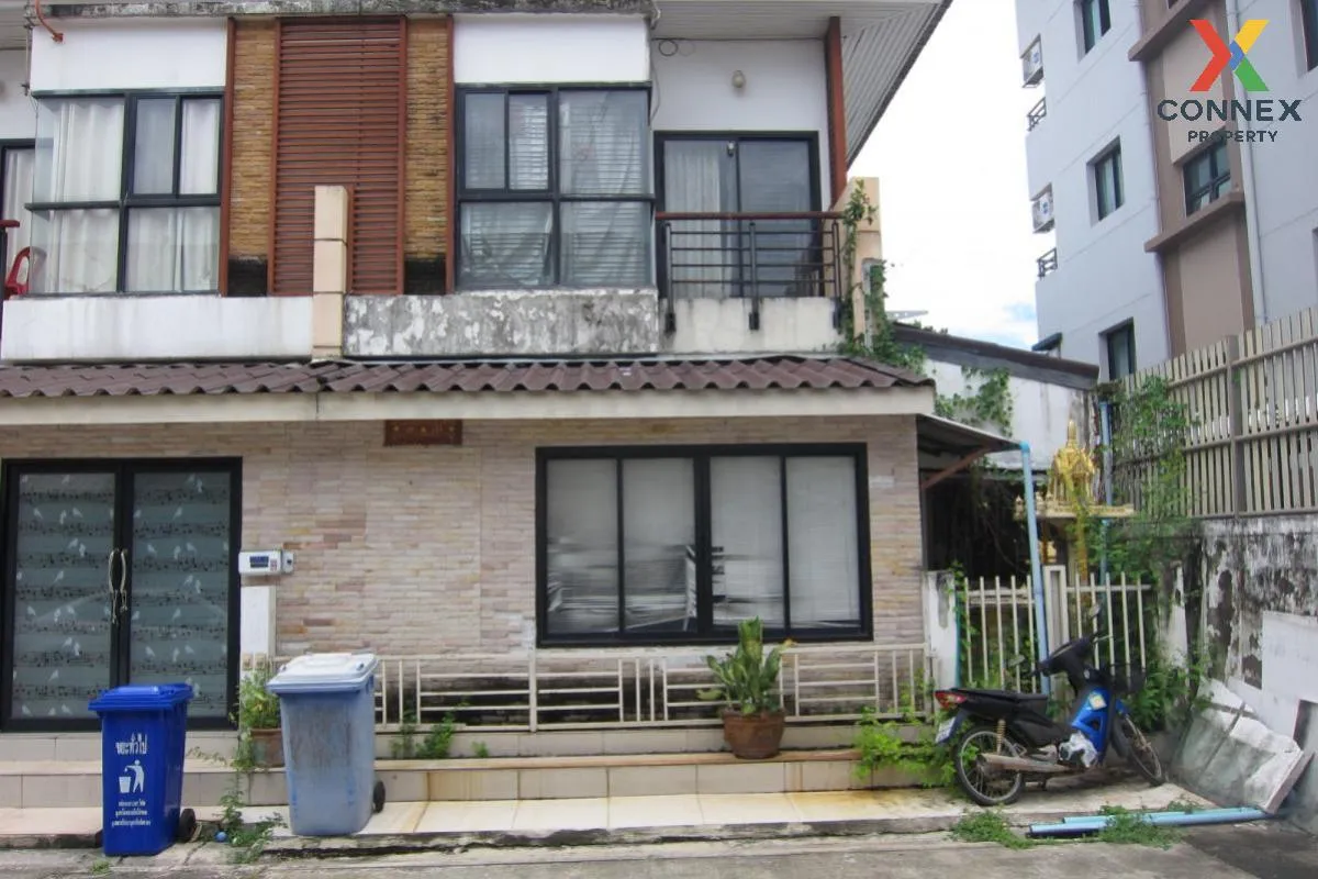 For Sale Townhouse/Townhome  , The Enter Click , Dok Mai , Prawet 1