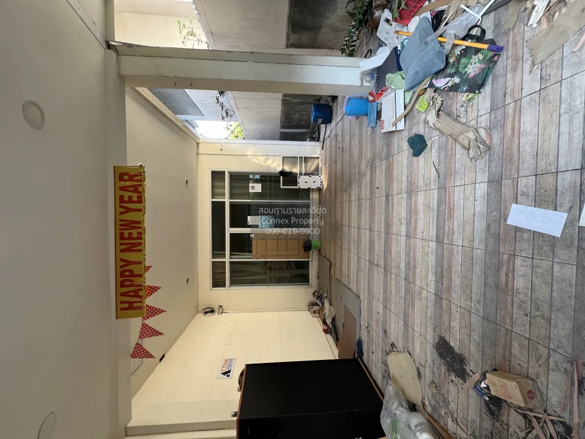For Sale 3 - storey townhouse Soi Pracha Uthit 7 , Huai Khwang ,  4