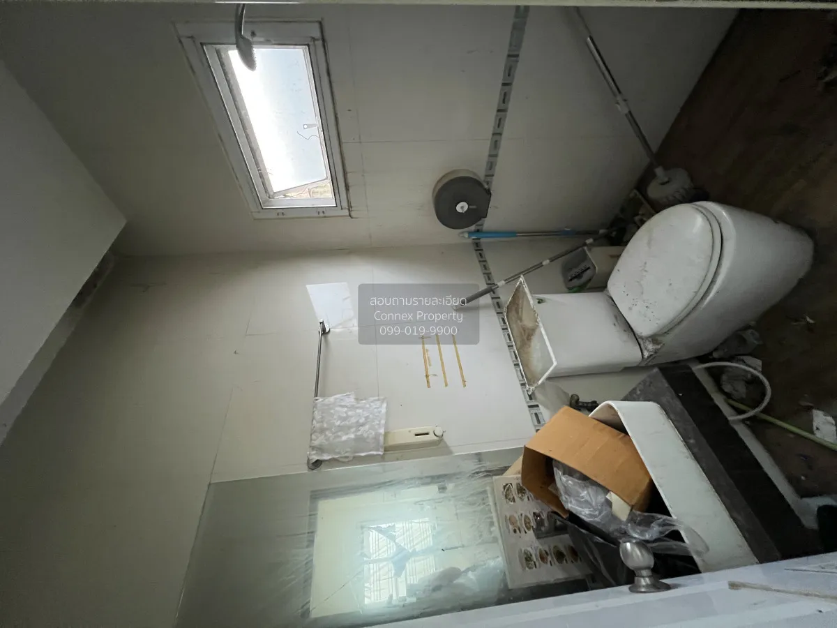 For Sale 3 - storey townhouse Soi Pracha Uthit 7 , Huai Khwang , 