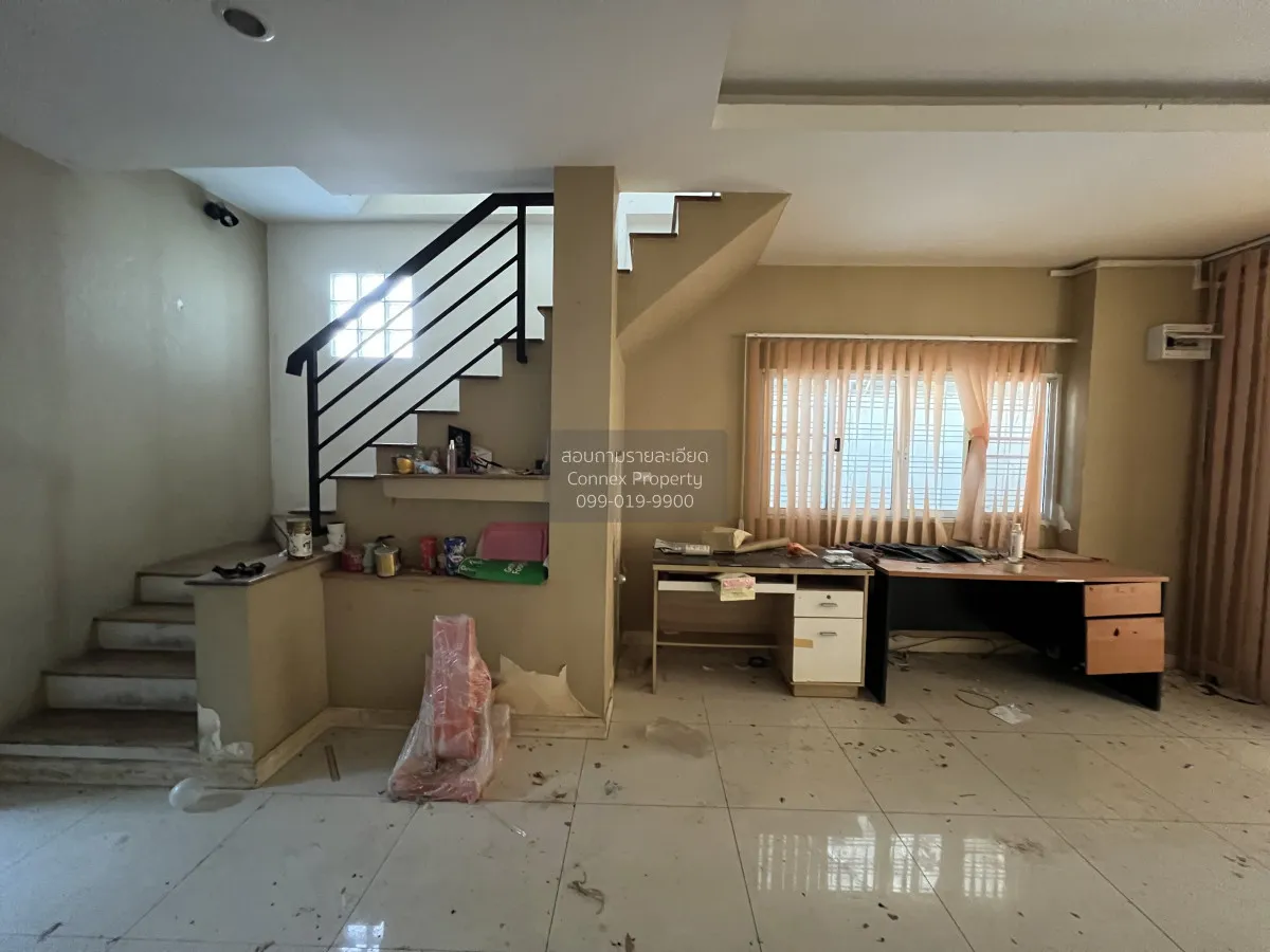 For Sale 3 - storey townhouse Soi Pracha Uthit 7 , Huai Khwang , 