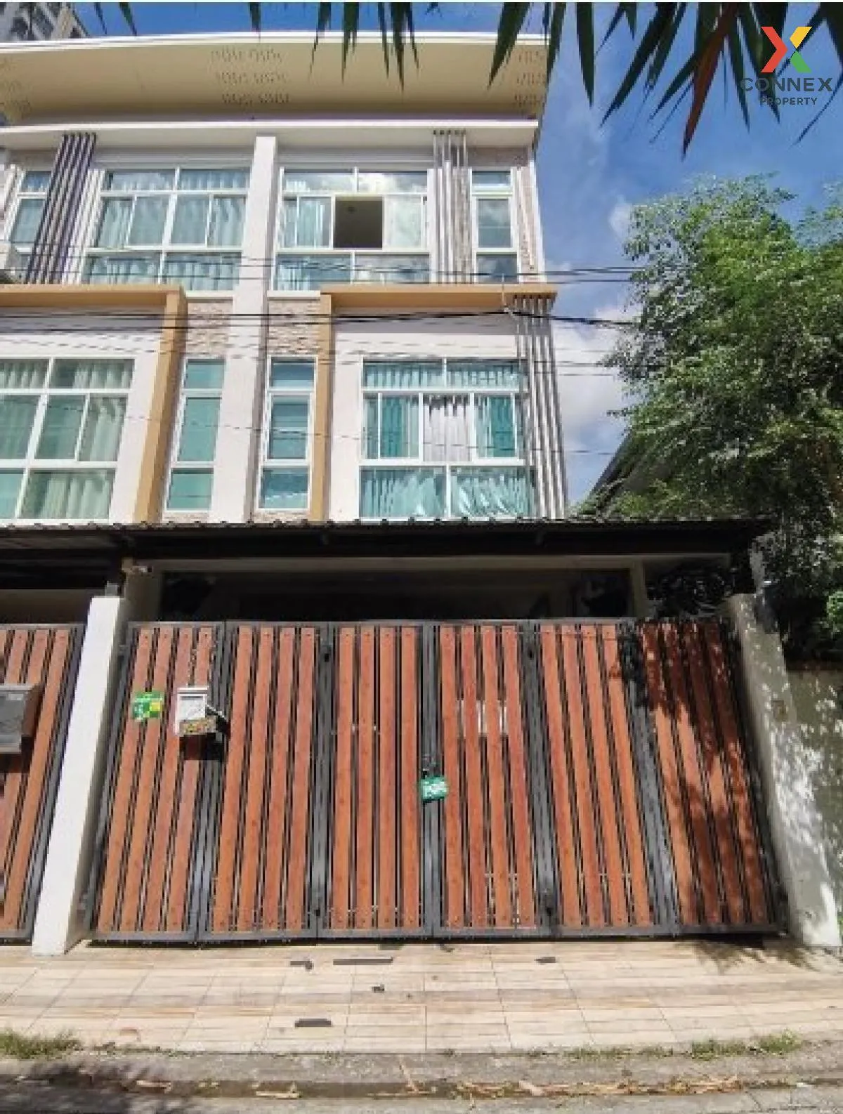 For Sale 3 - storey townhouse Soi Pracha Uthit 7 , Huai Khwang ,  For Sale 3 - storey townhouse Soi Pracha Uthit 7 , Huai Khwang ,  1