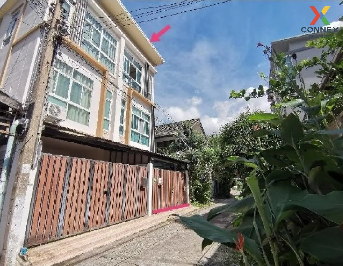 For Sale 3 - storey townhouse Soi Pracha Uthit 7 , Huai Khwang ,  For Sale 3 - storey townhouse Soi Pracha Uthit 7 , Huai Khwang ,  3