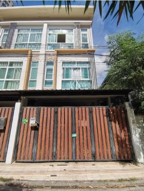 For Sale 3 - storey townhouse Soi Pracha Uthit 7 , Huai Khwang , Huai Khwang , Bangkok , CX-107014