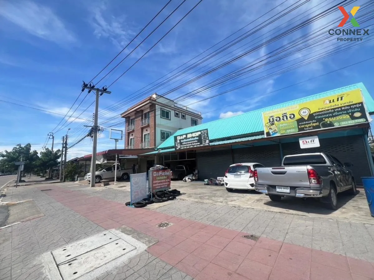 For Sale Commercial building with rooms for rent Next to Rat Uthi