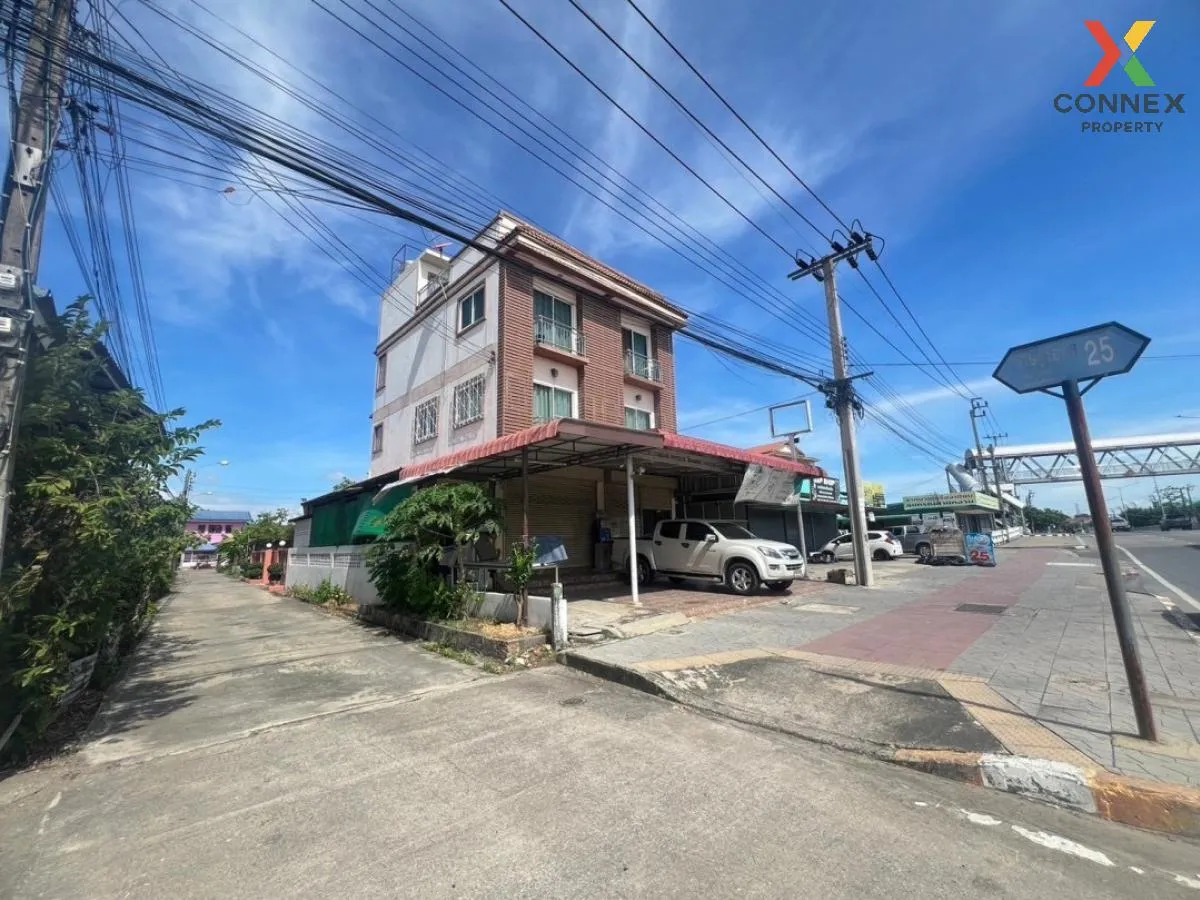 For Sale Commercial building with rooms for rent Next to Rat Uthi
