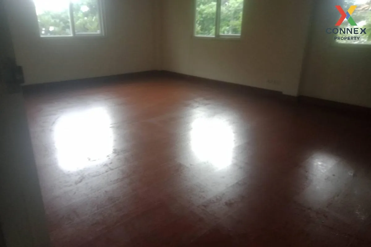 For Sale House , Baan Fah Piyarom Lake and Park 2 , Bueng Kham Ph