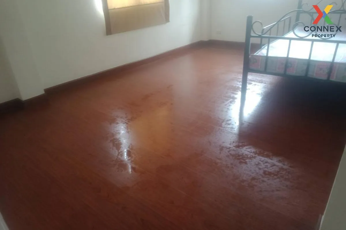 For Sale House , Baan Fah Piyarom Lake and Park 2 , Bueng Kham Ph