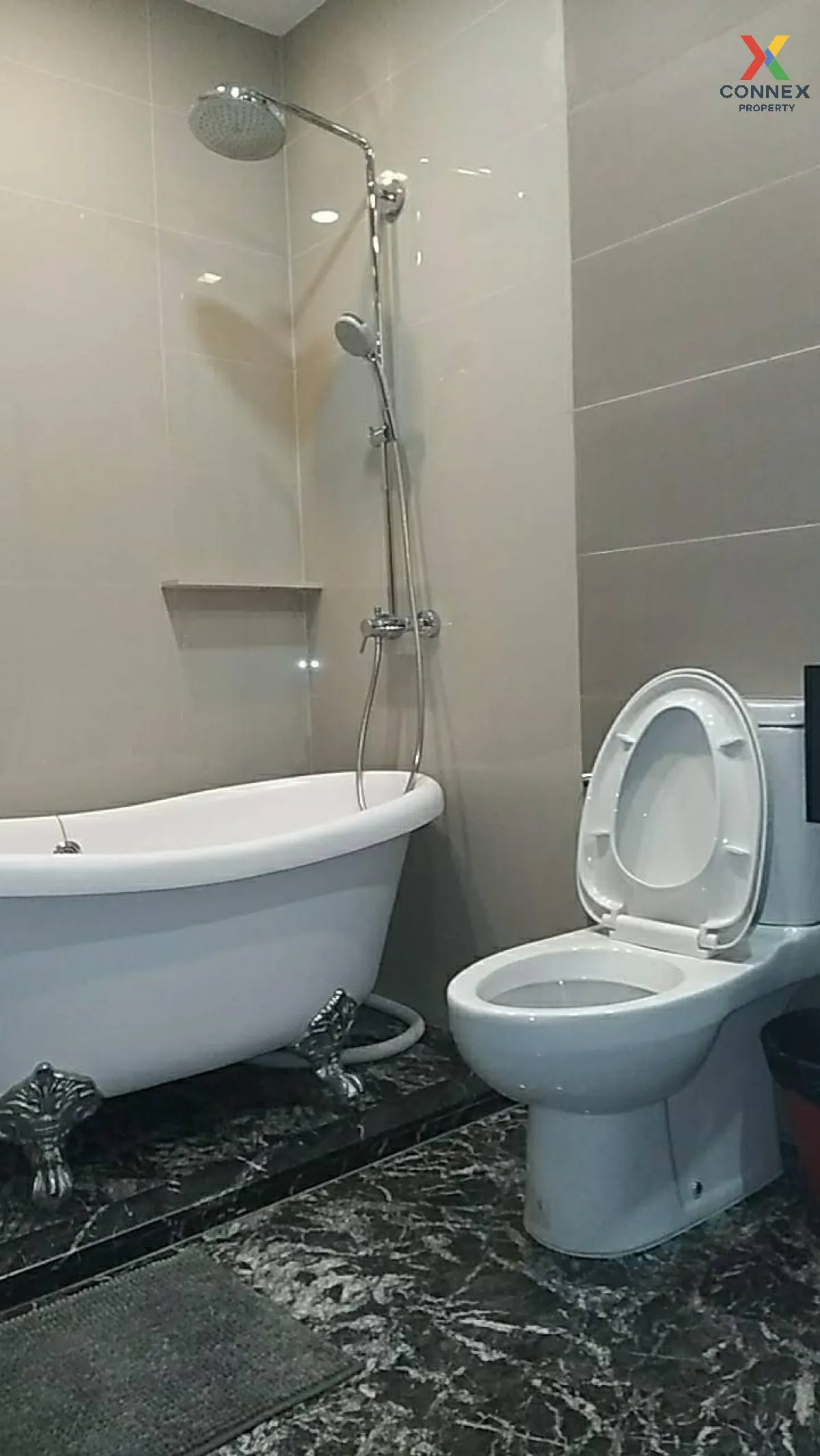 ขายคอนโด  เอดจ์ สุขุมวิท 23 ชั้นสูง BTS-อโศก คลองเตยเหนือ เขต วัฒ