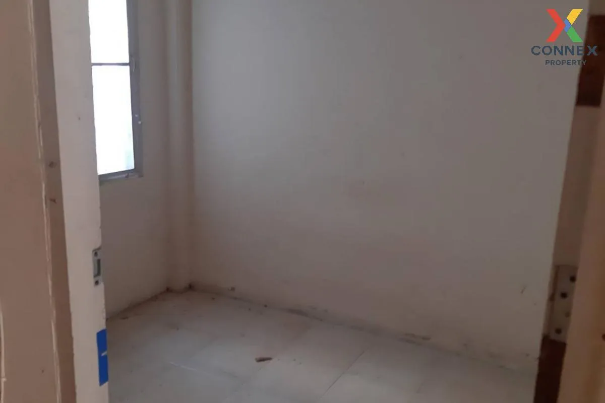 For Sale Townhouse/Townhome  , Baan Roumtangfun , Khu Khot , Lam 