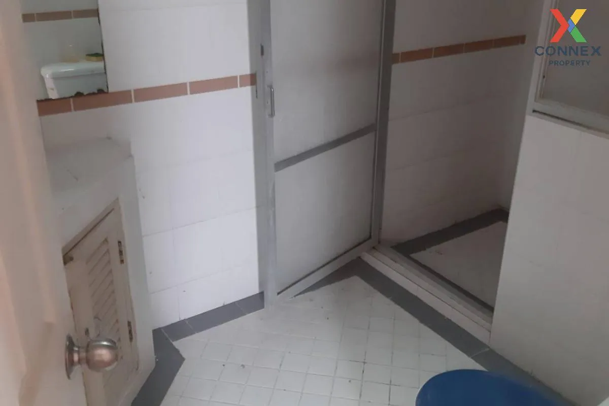 For Sale Townhouse/Townhome  , Baan Roumtangfun , Khu Khot , Lam 