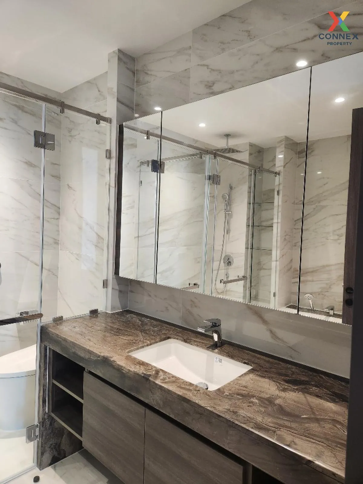 เช่าคอนโด  ศุภาลัย ไอคอน สาทร MRT-สีลม ทุ่งมหาเมฆ เขต สาทร กรุงเท