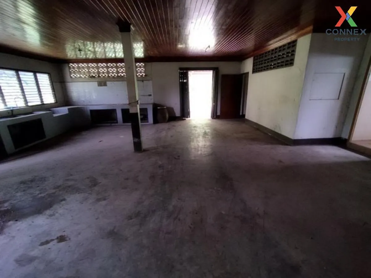 For Sale Single house  Kumphawapi  Udon Thani , nice view , wide  For Sale Single house  Kumphawapi  Udon Thani , nice view , wide  3