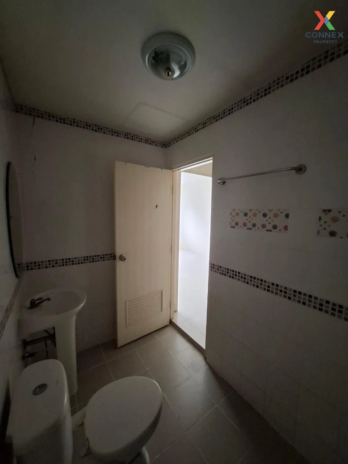 ขายทาวน์เฮ้าส์/ทาวน์โฮม  บ้านไทยวิลล่า บึง ศรีราชา ชลบุรี CX-1074 ขายทาวน์เฮ้าส์/ทาวน์โฮม  บ้านไทยวิลล่า บึง ศรีราชา ชลบุรี CX-1074