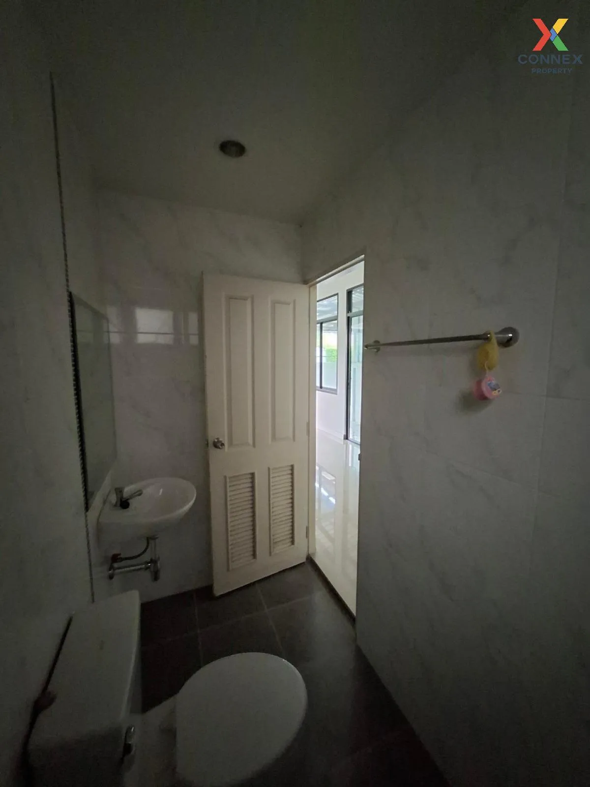 ขายทาวน์เฮ้าส์/ทาวน์โฮม  เดอะ เซ็นทรัล ทาวน์ บึง - ศรีราชา หนองขา