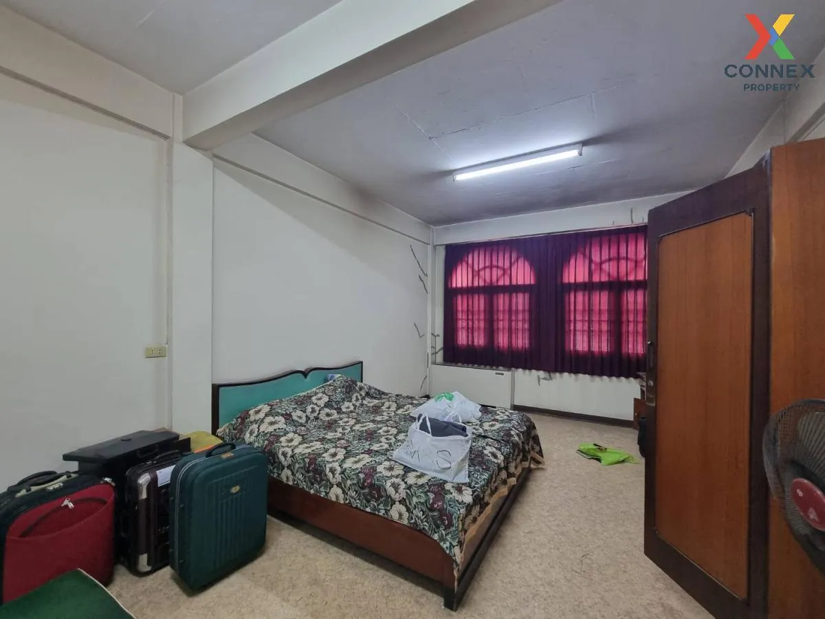 เช่าอาคารพาณิชย์ 5 ชั้นครึ่ง ซอย เพชรเกษม 50/4 บางหว้า เขต ภาษีเจ