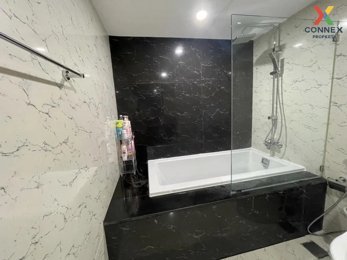 For Rent Condo , State Tower , BTS-Saphan Taksin , Silom , Bang R