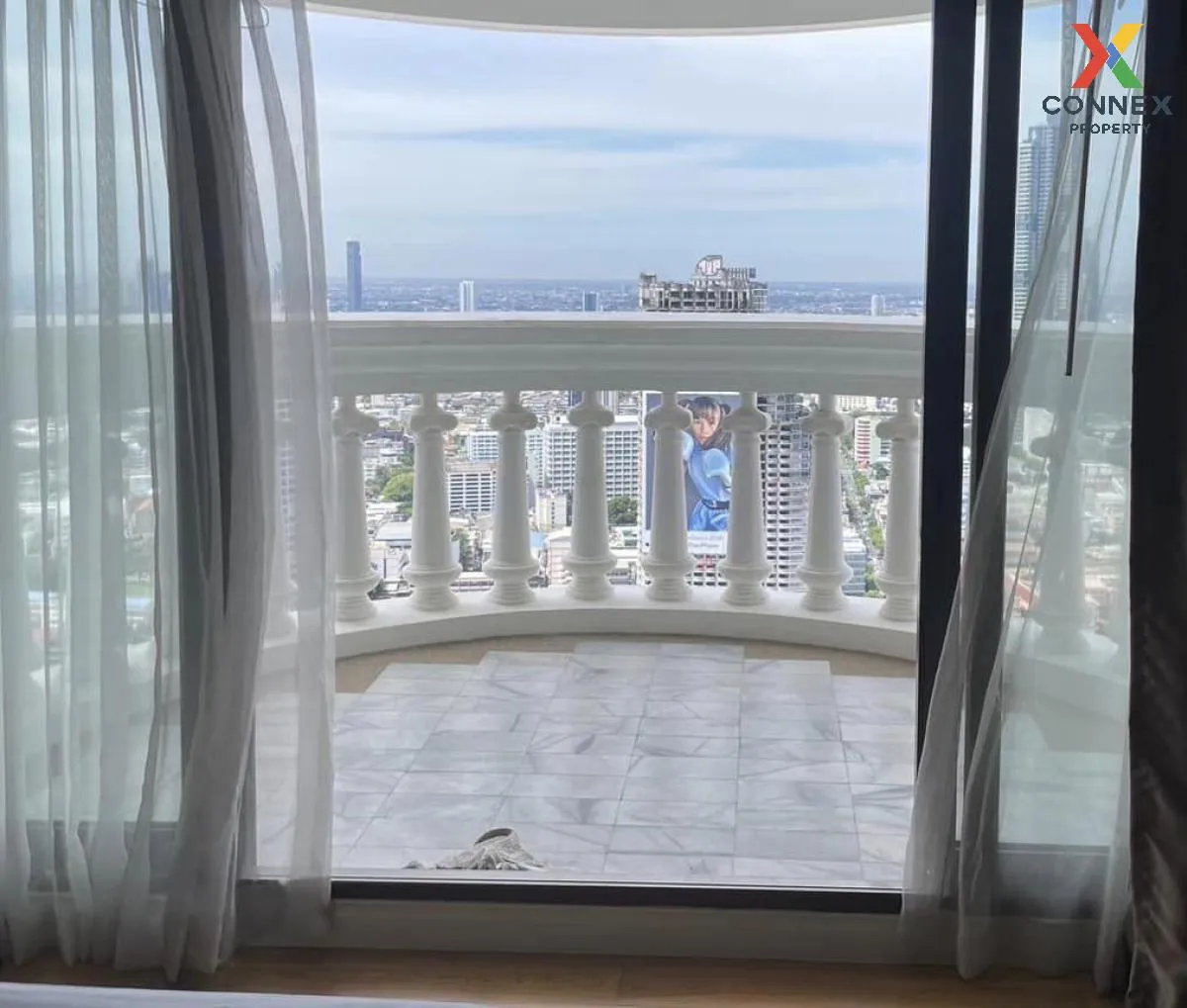 For Rent Condo , State Tower , BTS-Saphan Taksin , Silom , Bang R