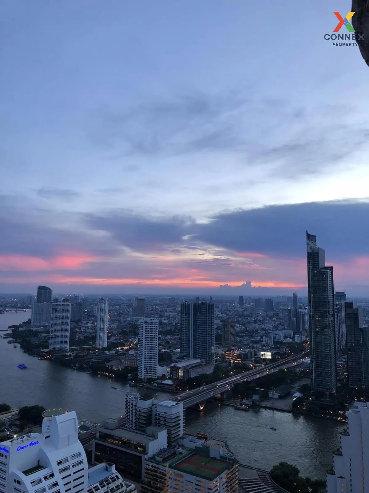 For Rent Condo , State Tower , BTS-Saphan Taksin , Silom , Bang R