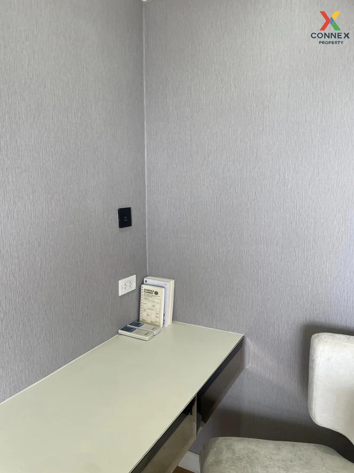 For Rent Condo , State Tower , BTS-Saphan Taksin , Silom , Bang R