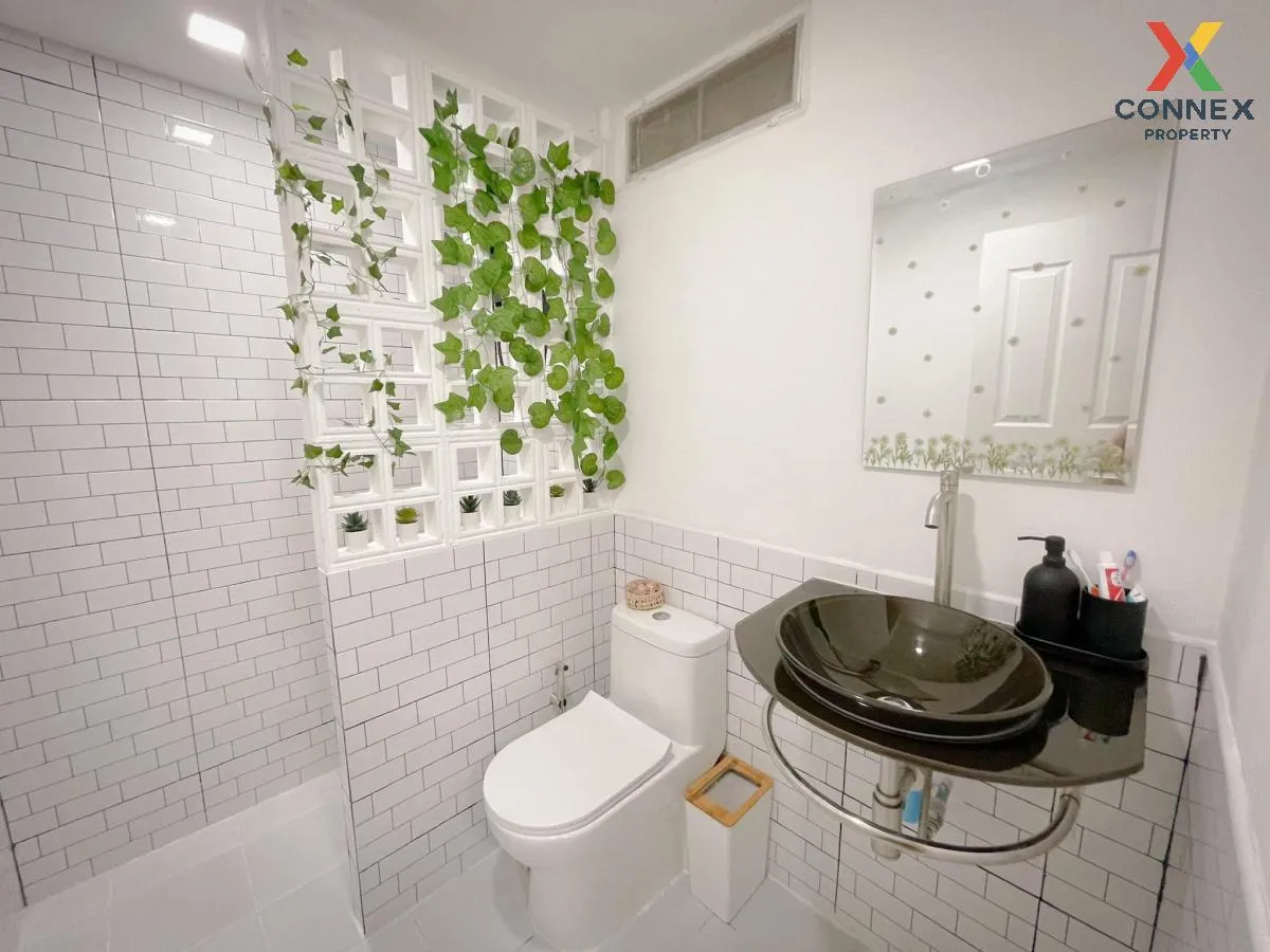 เช่าคอนโด  เดอะ พาร์คแลนด์ บางนา MRT-ศรีเอี่ยม (สายสีเหลือง) บางน