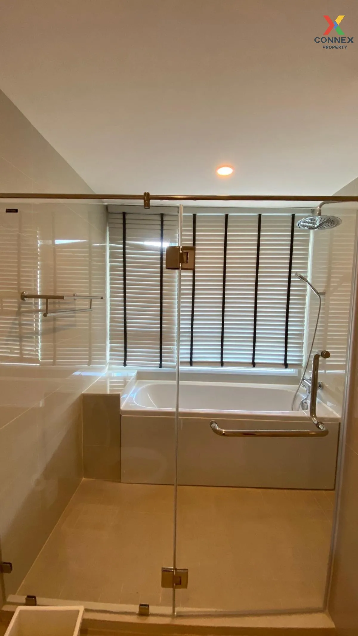 For Sale Condo , The Zea Sriracha , nice view , high floor , corn