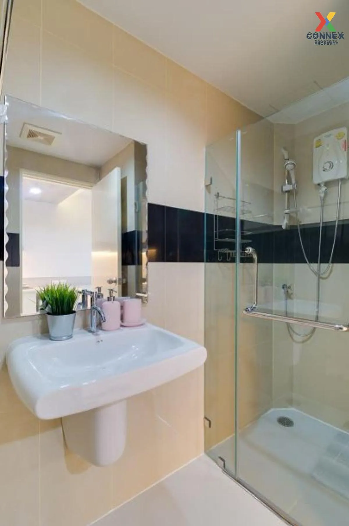 For Sale Condo , Iris Avenue Onnut - Wongwaen , ARL-Lat Krabang ,