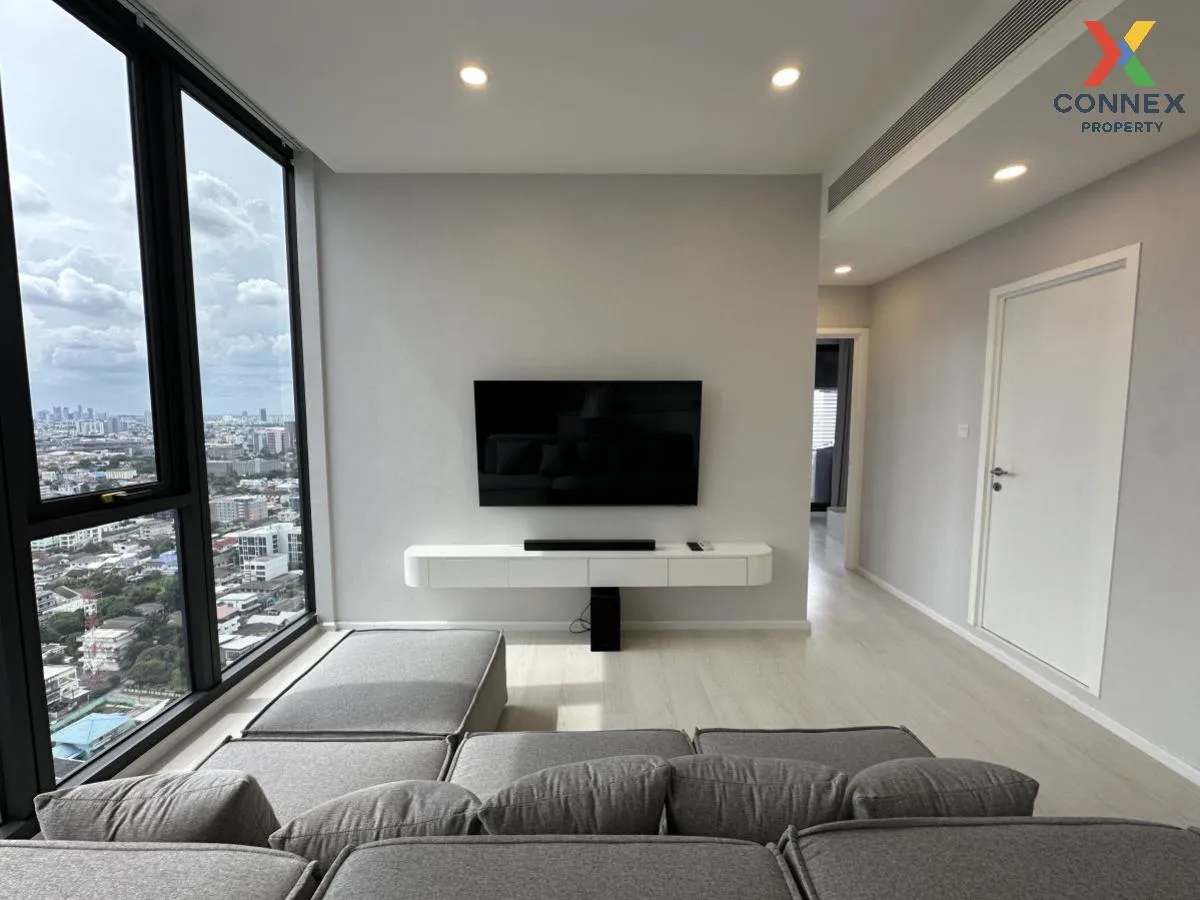 For Rent Condo , Mazarine Ratchayothin , high floor , BTS-Ratchay 1