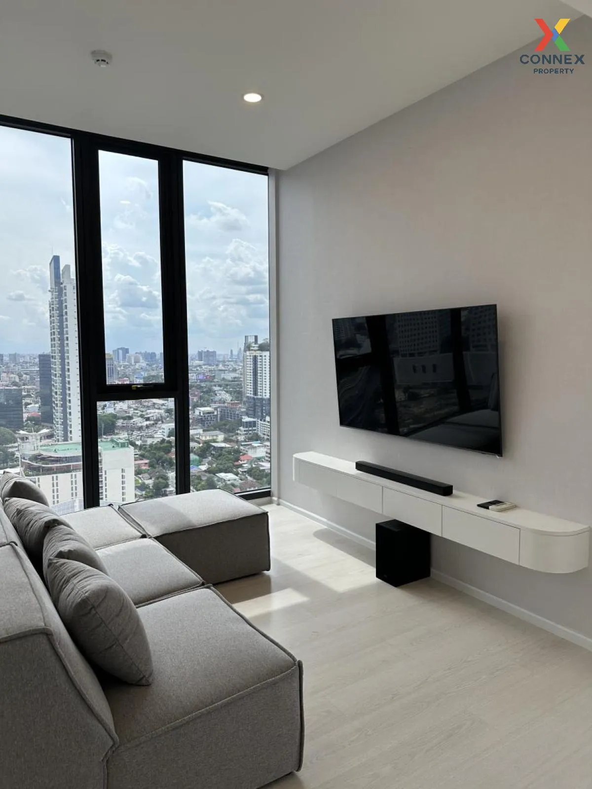 For Rent Condo , Mazarine Ratchayothin , high floor , BTS-Ratchay 2